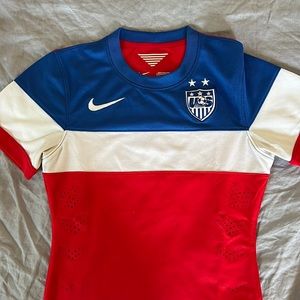 USWNT bomb pop jersey in women’s XS!!